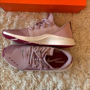 Woman’s Nike air zoom elevate shoes